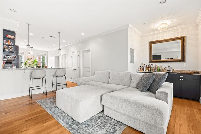 180 Gold St 3, Boston, MA 02127
