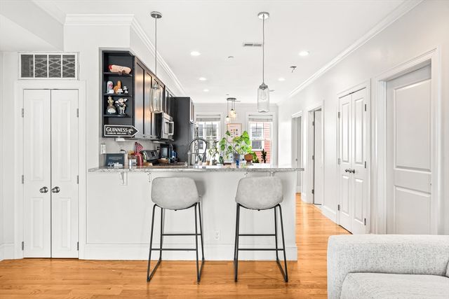 180 Gold St 3, Boston, MA 02127