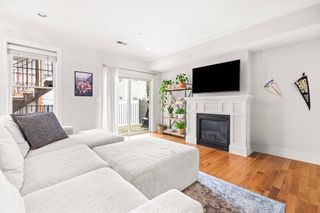 180 Gold St 3, Boston, MA 02127