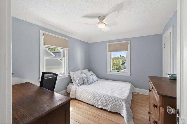 1140 Hawthorne Avenue E, Saint Paul, MN 55106