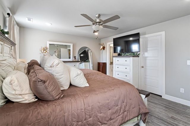 2402 S D Street, Rogers, AR 72758