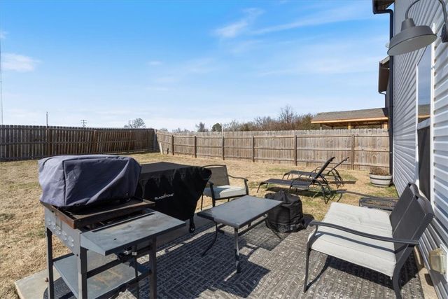 2402 S D Street, Rogers, AR 72758