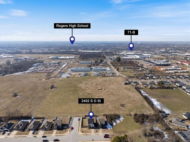 2402 S D Street, Rogers, AR 72758