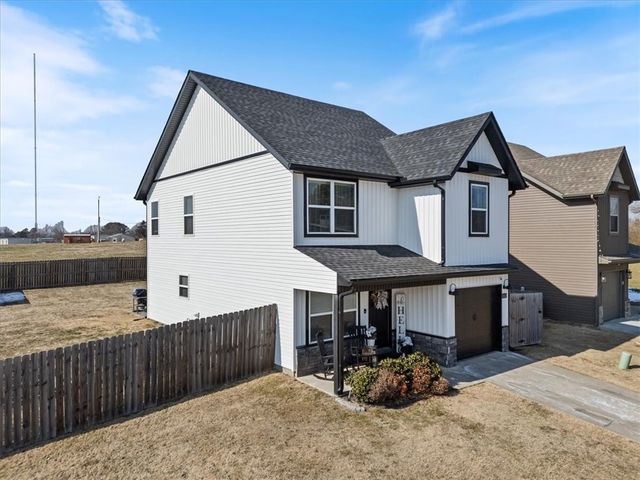 2402 S D Street, Rogers, AR 72758