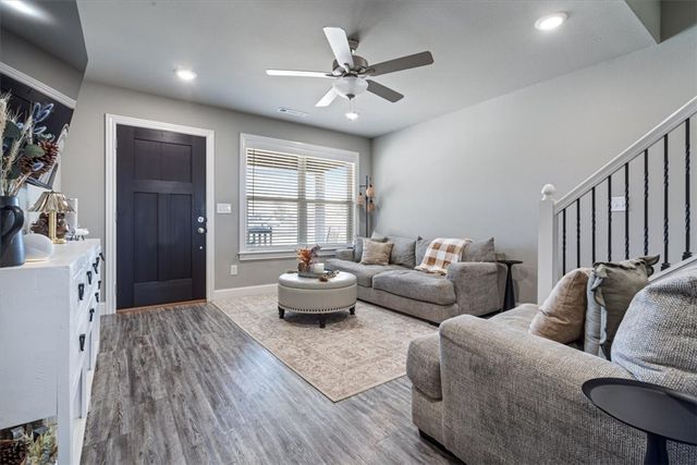 2402 S D Street, Rogers, AR 72758