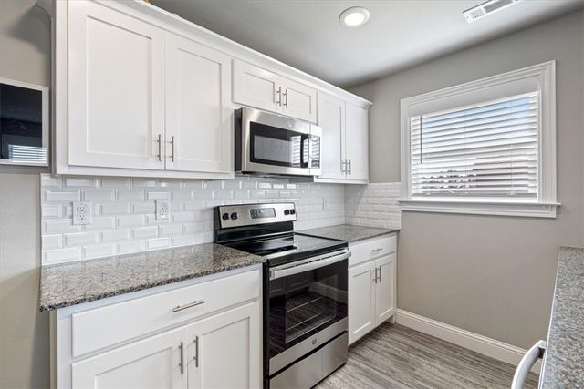 2402 S D Street, Rogers, AR 72758