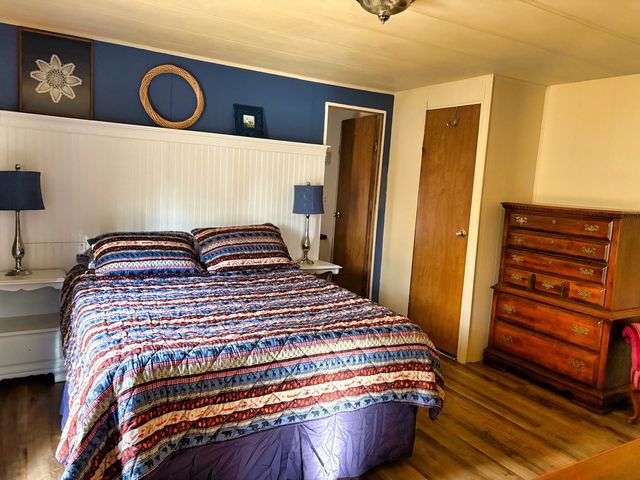 743 Brownfield Rd, Dover, TN 37058