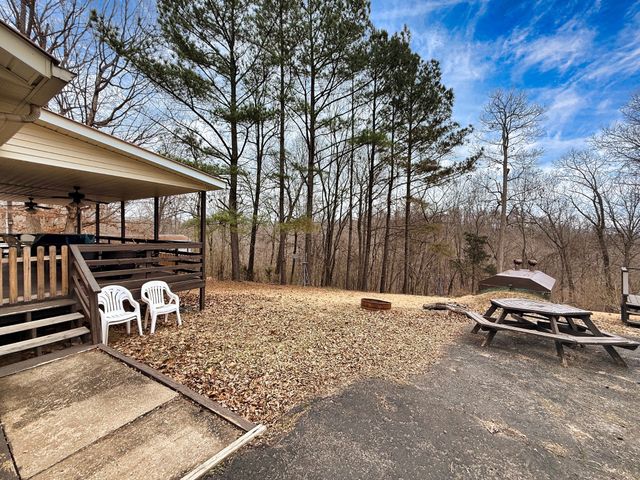 743 Brownfield Rd, Dover, TN 37058