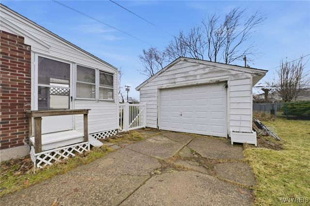 238 Desmond Drive, Tonawanda, NY 14150