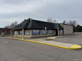 8275 N Wayne Road, Westland, MI 48185