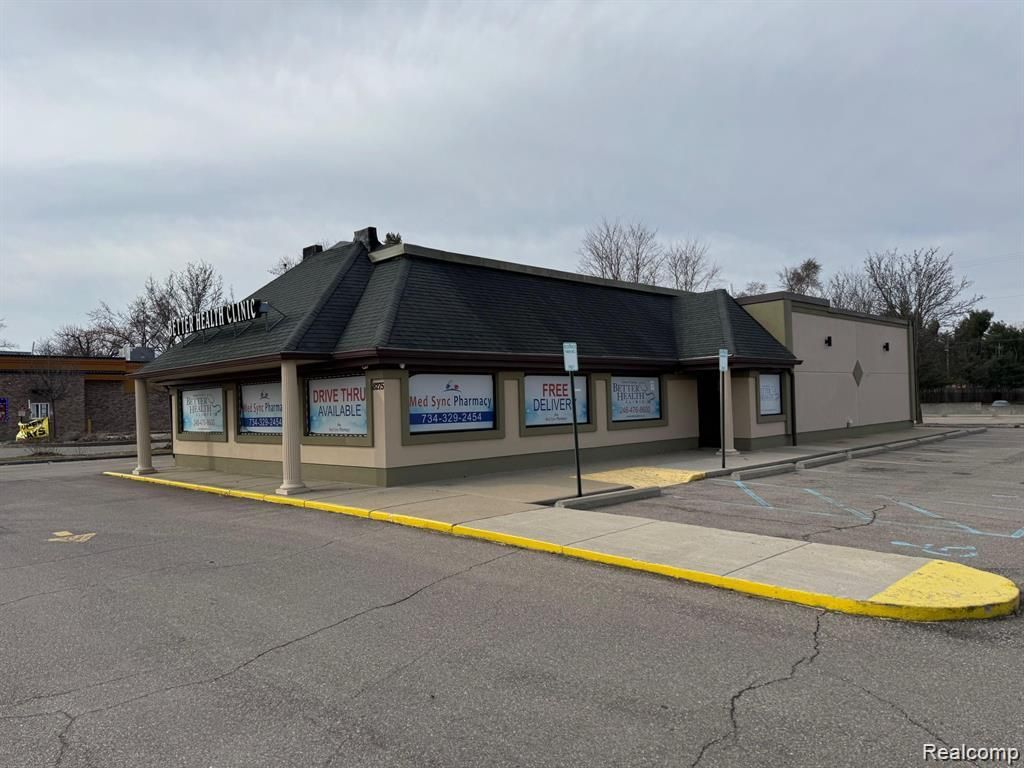 8275 N Wayne Road, Westland, MI 48185