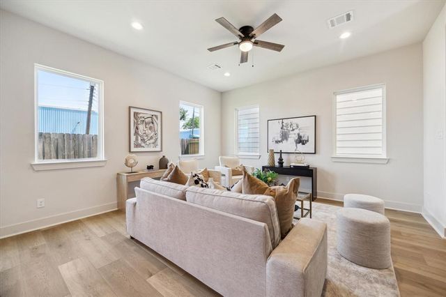 5256 & 5258 Texas Street, Houston, TX 77011