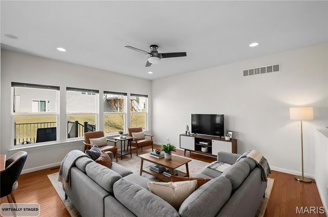 1560 Willowbrooke Manors Court, St Louis, MO 63146