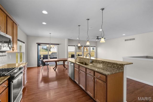 1560 Willowbrooke Manors Court, St Louis, MO 63146