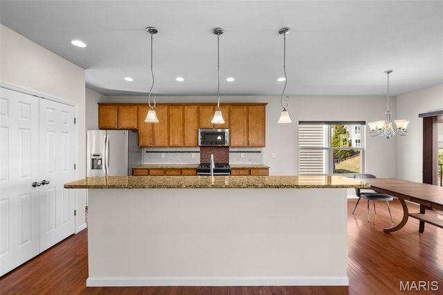 1560 Willowbrooke Manors Court, St Louis, MO 63146