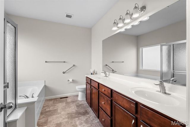 1560 Willowbrooke Manors Court, St Louis, MO 63146