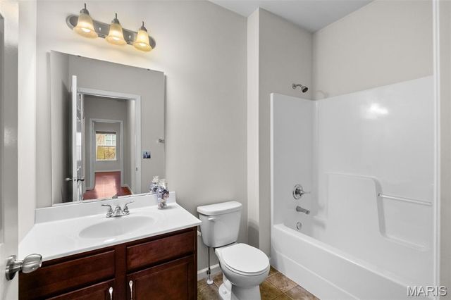 1560 Willowbrooke Manors Court, St Louis, MO 63146