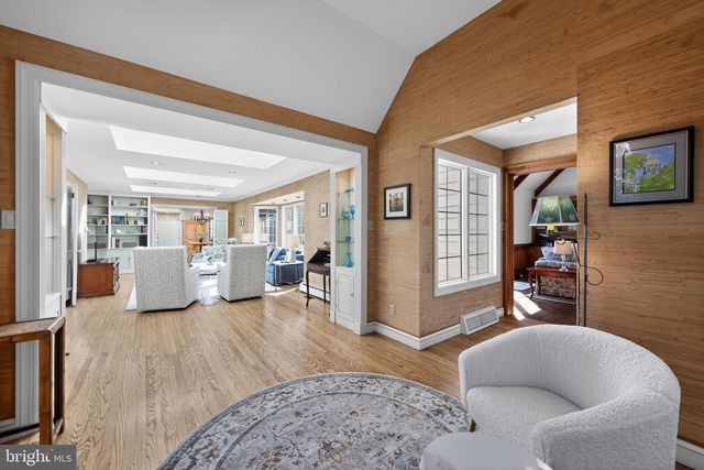 210 E OAK AVE, Moorestown, NJ 08057