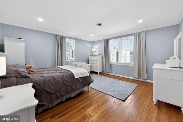 210 E OAK AVE, Moorestown, NJ 08057