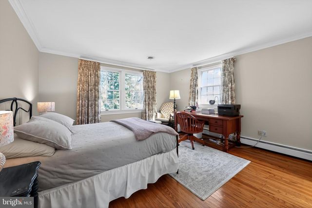 210 E OAK AVE, Moorestown, NJ 08057