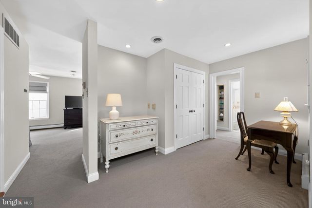 210 E OAK AVE, Moorestown, NJ 08057