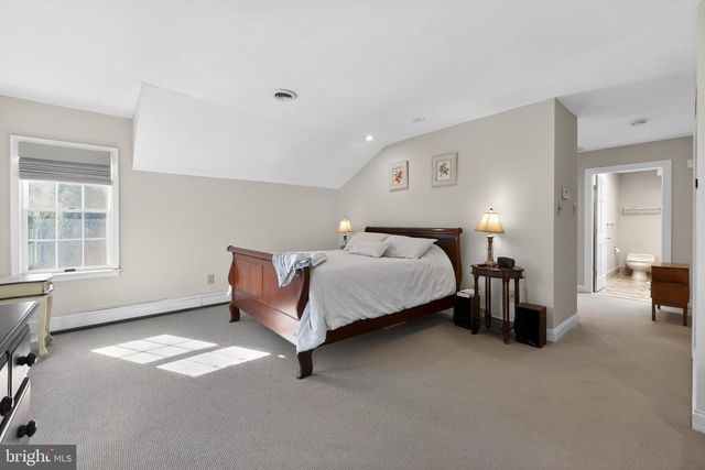 210 E OAK AVE, Moorestown, NJ 08057