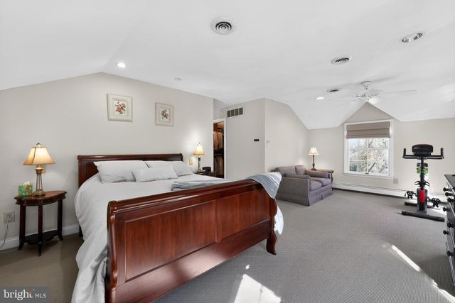 210 E OAK AVE, Moorestown, NJ 08057