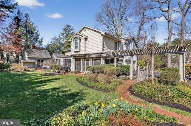 210 E OAK AVE, Moorestown, NJ 08057