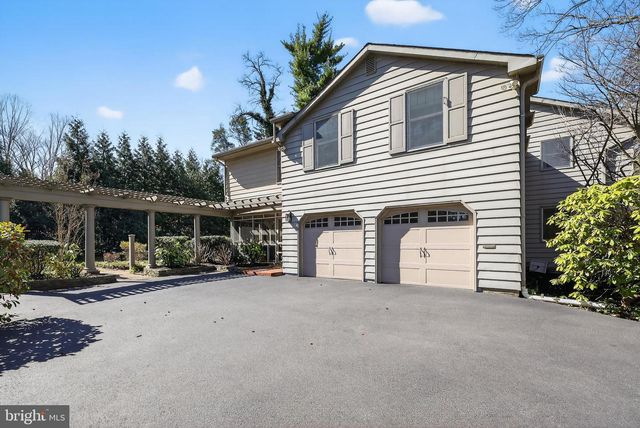 210 E OAK AVE, Moorestown, NJ 08057