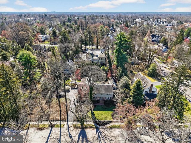 210 E OAK AVE, Moorestown, NJ 08057