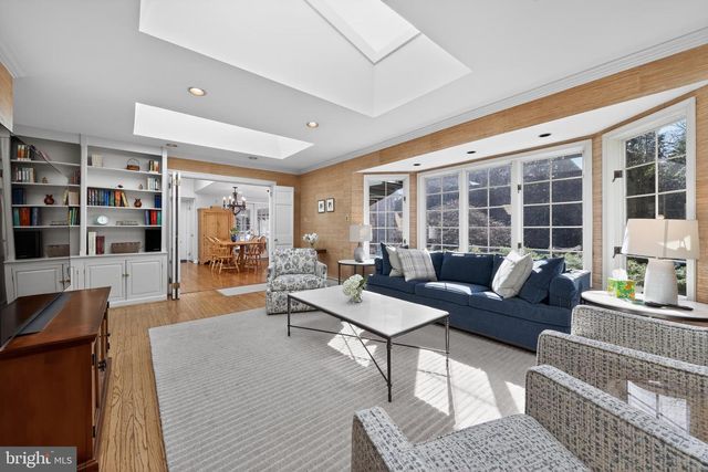 210 E OAK AVE, Moorestown, NJ 08057