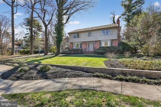 210 E OAK AVE, Moorestown, NJ 08057