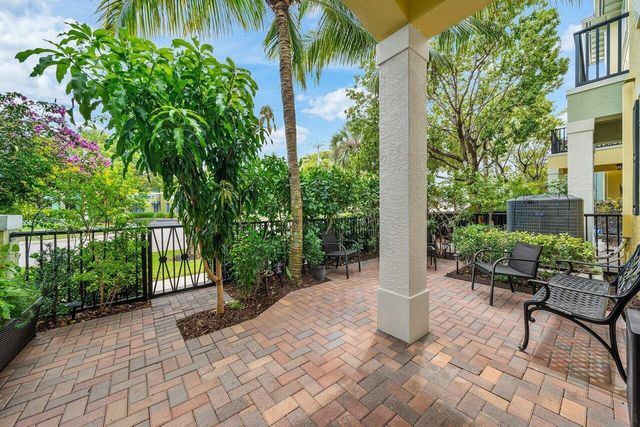 236 S Latitude Circle, Delray Beach, FL 33483