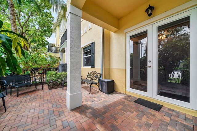 236 S Latitude Circle, Delray Beach, FL 33483