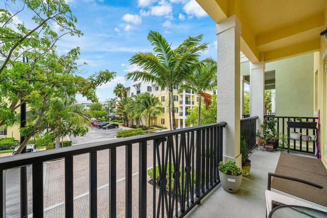 236 S Latitude Circle, Delray Beach, FL 33483