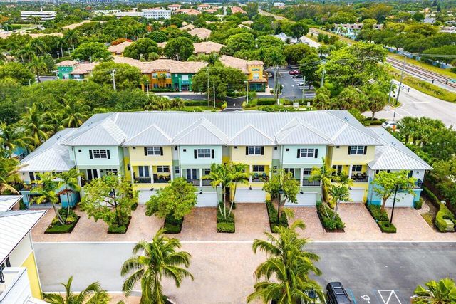 236 S Latitude Circle, Delray Beach, FL 33483
