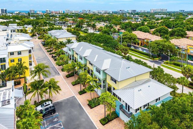 236 S Latitude Circle, Delray Beach, FL 33483