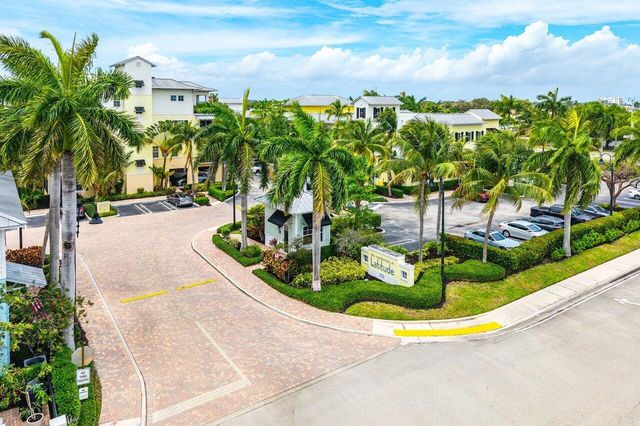 236 S Latitude Circle, Delray Beach, FL 33483