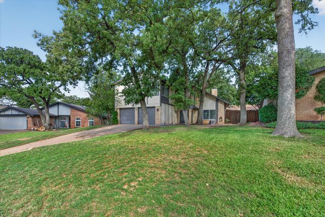 2801 Meandering Way, Bedford, TX 76021