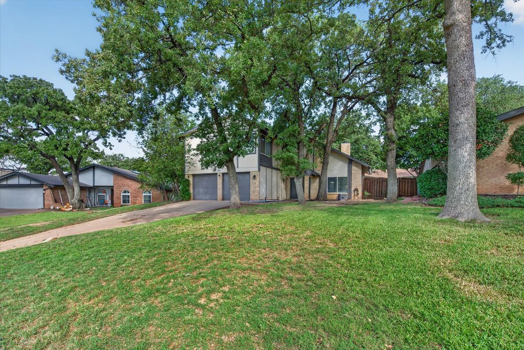 2801 Meandering Way, Bedford, TX 76021 — photo 2