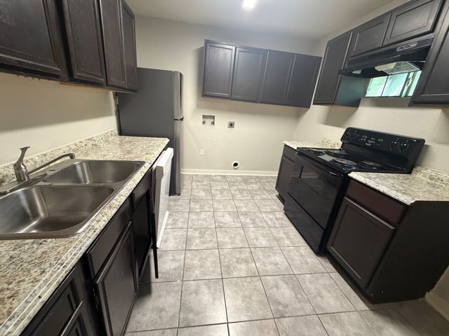 2663 Burton Avenue, Fort Worth, TX 76105