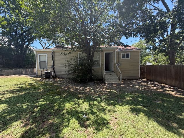 2663 Burton Avenue, Fort Worth, TX 76105