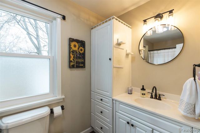 20307 Parkville Street, Livonia, MI 48152