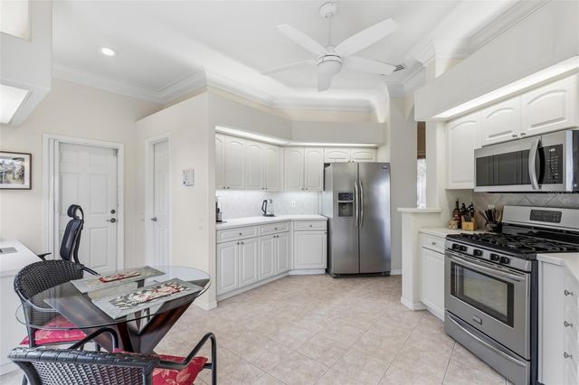 8669 54TH AVENUE CIRCLE E, Bradenton, FL 34211