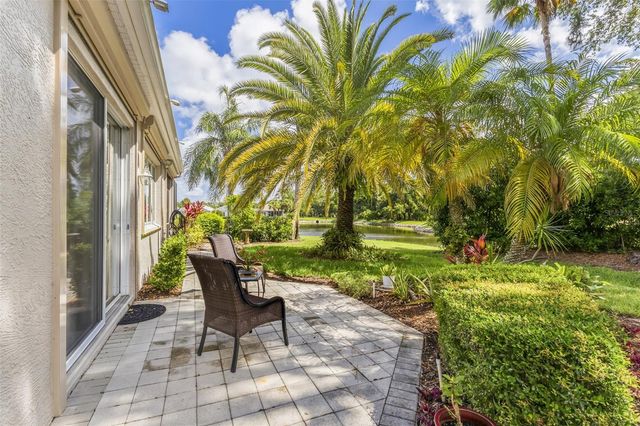 8669 54TH AVENUE CIRCLE E, Bradenton, FL 34211