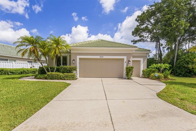 8669 54TH AVENUE CIRCLE E, Bradenton, FL 34211