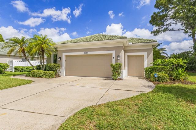 8669 54TH AVENUE CIRCLE E, Bradenton, FL 34211