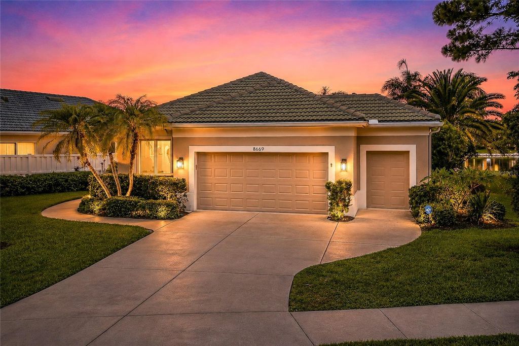 8669 54TH AVENUE CIRCLE E, Bradenton, FL 34211