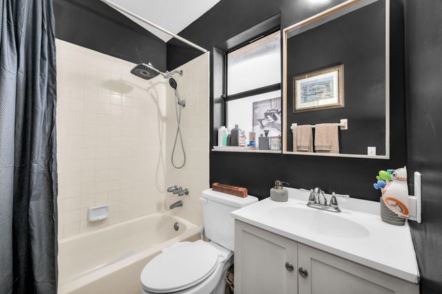 1010 NE 16th Street NE, Fort Lauderdale, FL 33304