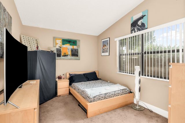 1010 NE 16th Street NE, Fort Lauderdale, FL 33304